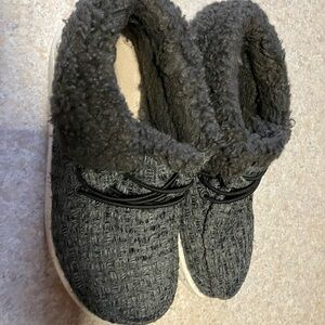 Cozy Gray Women's Shoes